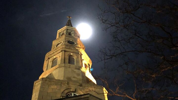 City of the Dead: The Dark Hauntings of Charleston Walking Tour