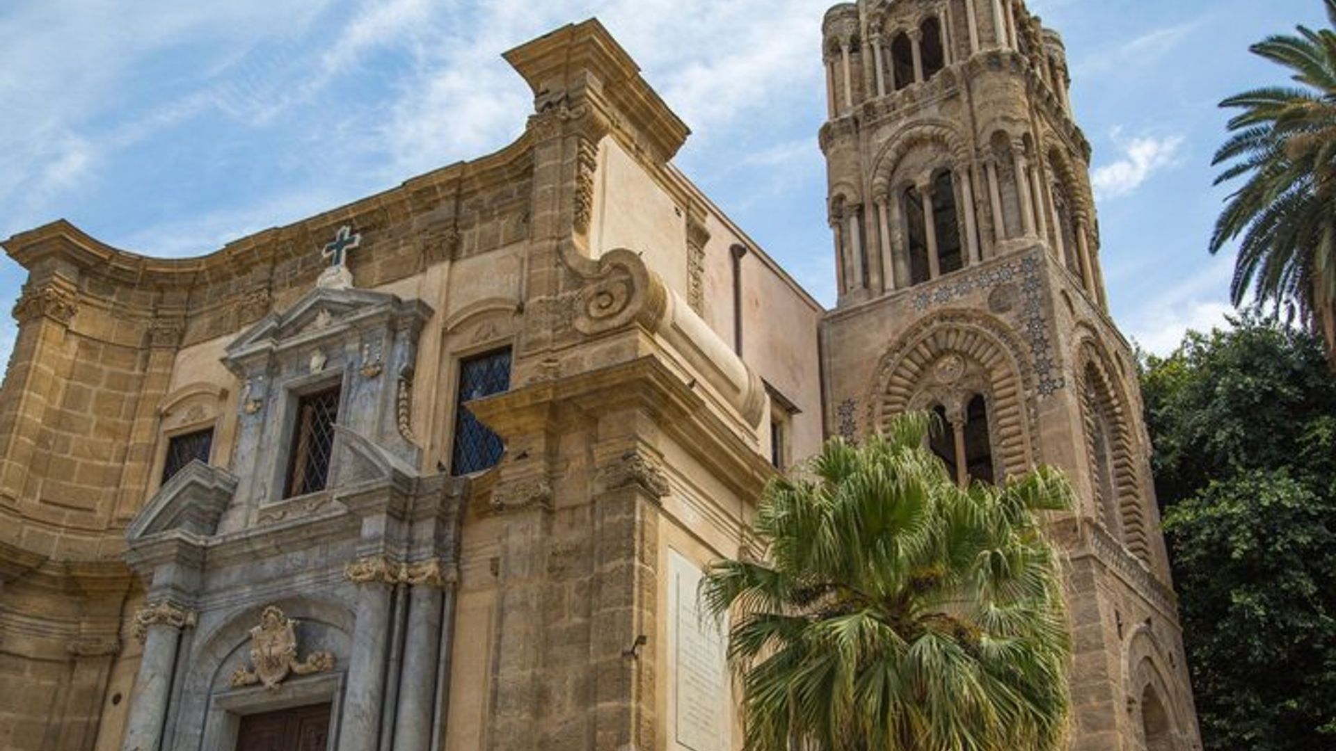 Palermo Scavenger Hunt & Highlights Self-Guided Walking Tour