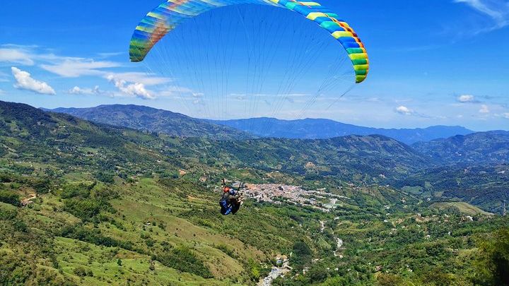 Guatapé Paragliding Private Tour from Medellin