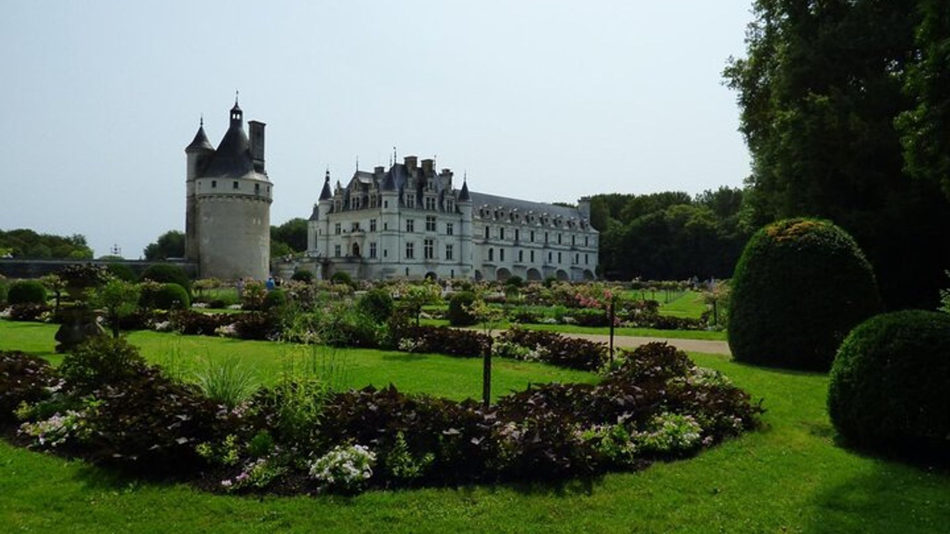 Loire Valley Castles Private Tour From Paris by Minivan