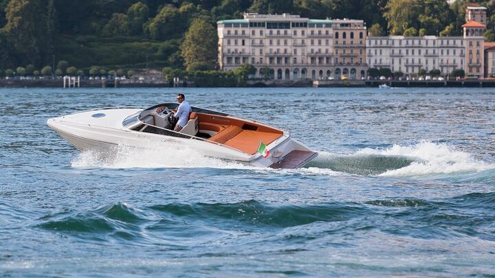 Lake Como Private Boat Tour From Bellagio and Varenna