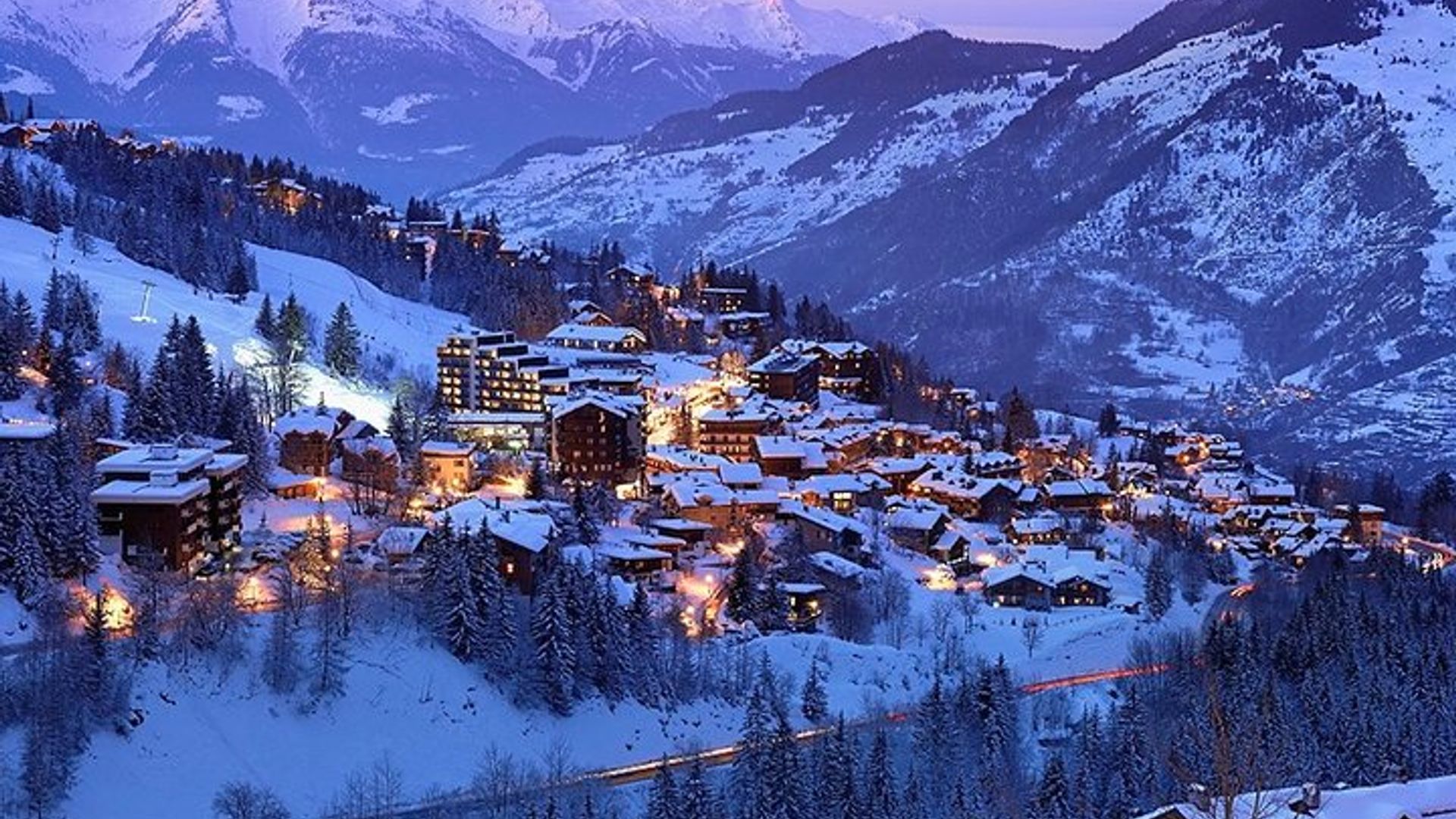 Traslado de salida: Courchevel al aeropuerto de Lyon LYS en furgoneta de lujo