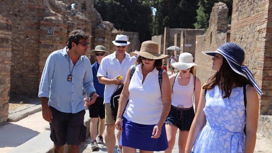 Pompeii 3 Hours Walking Tour Led by an Archaeologist