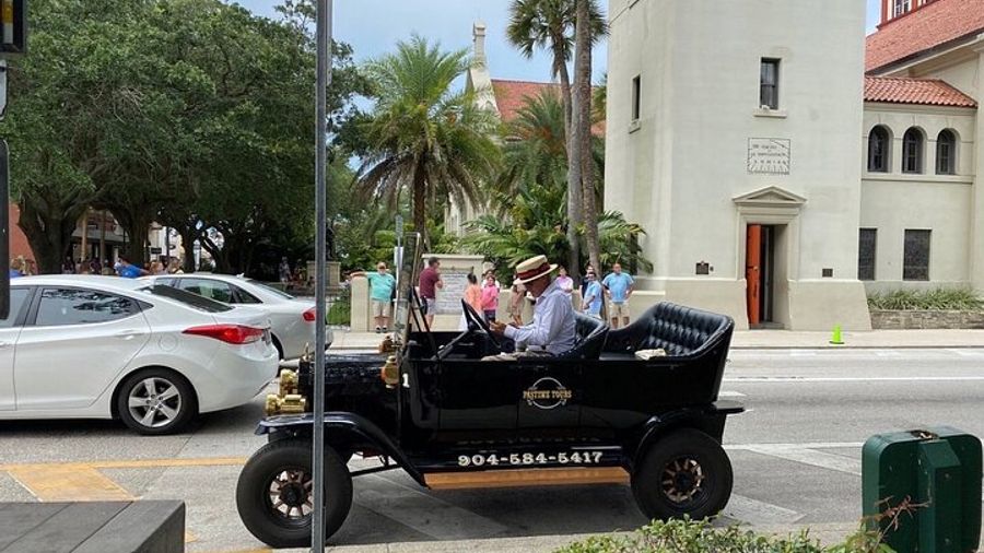 St. Augustine Private Historical Tour in Vintage Vehicle