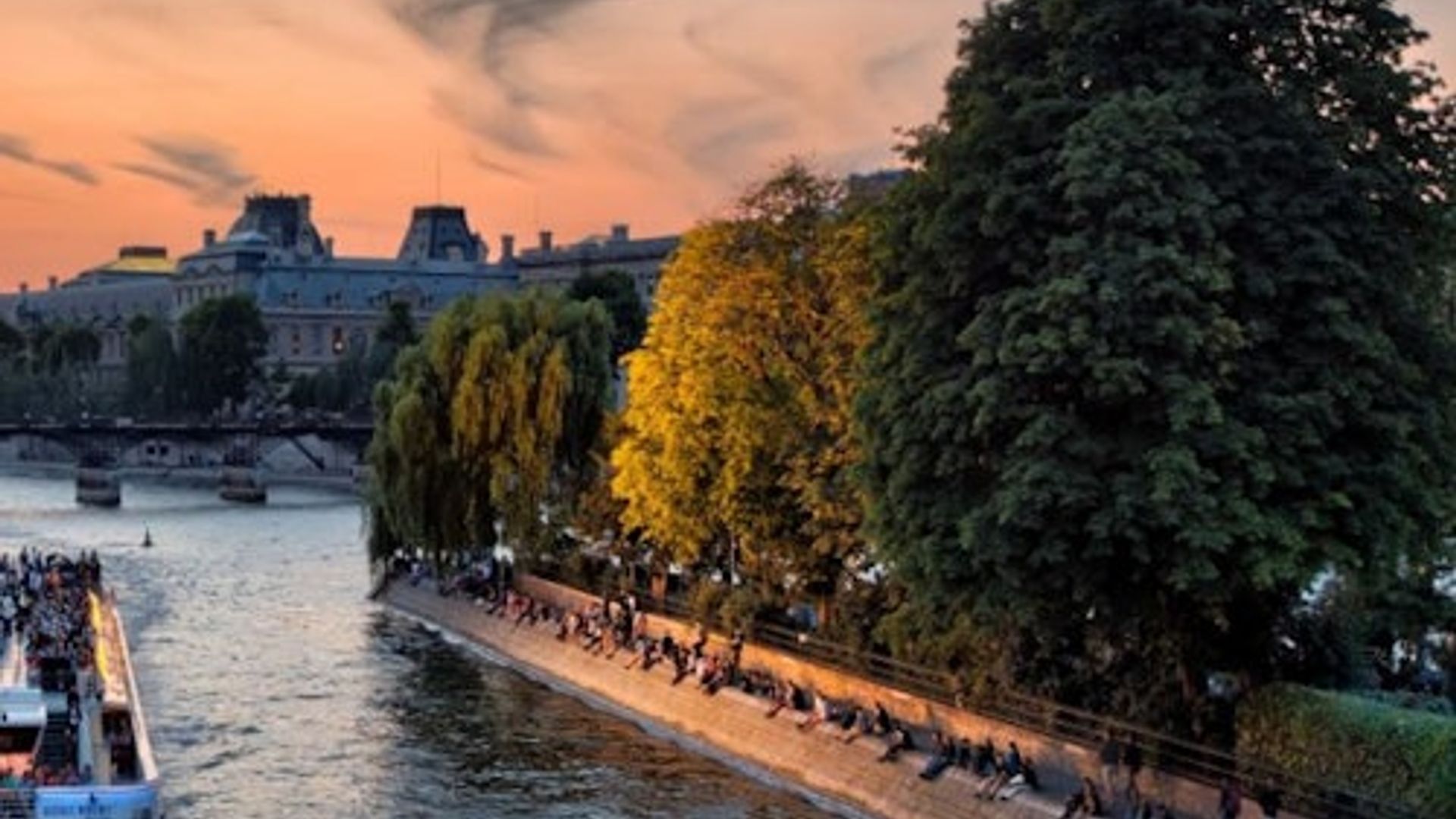 Paris: 1-Hr Seine River Cruise + Crepe Tasting
