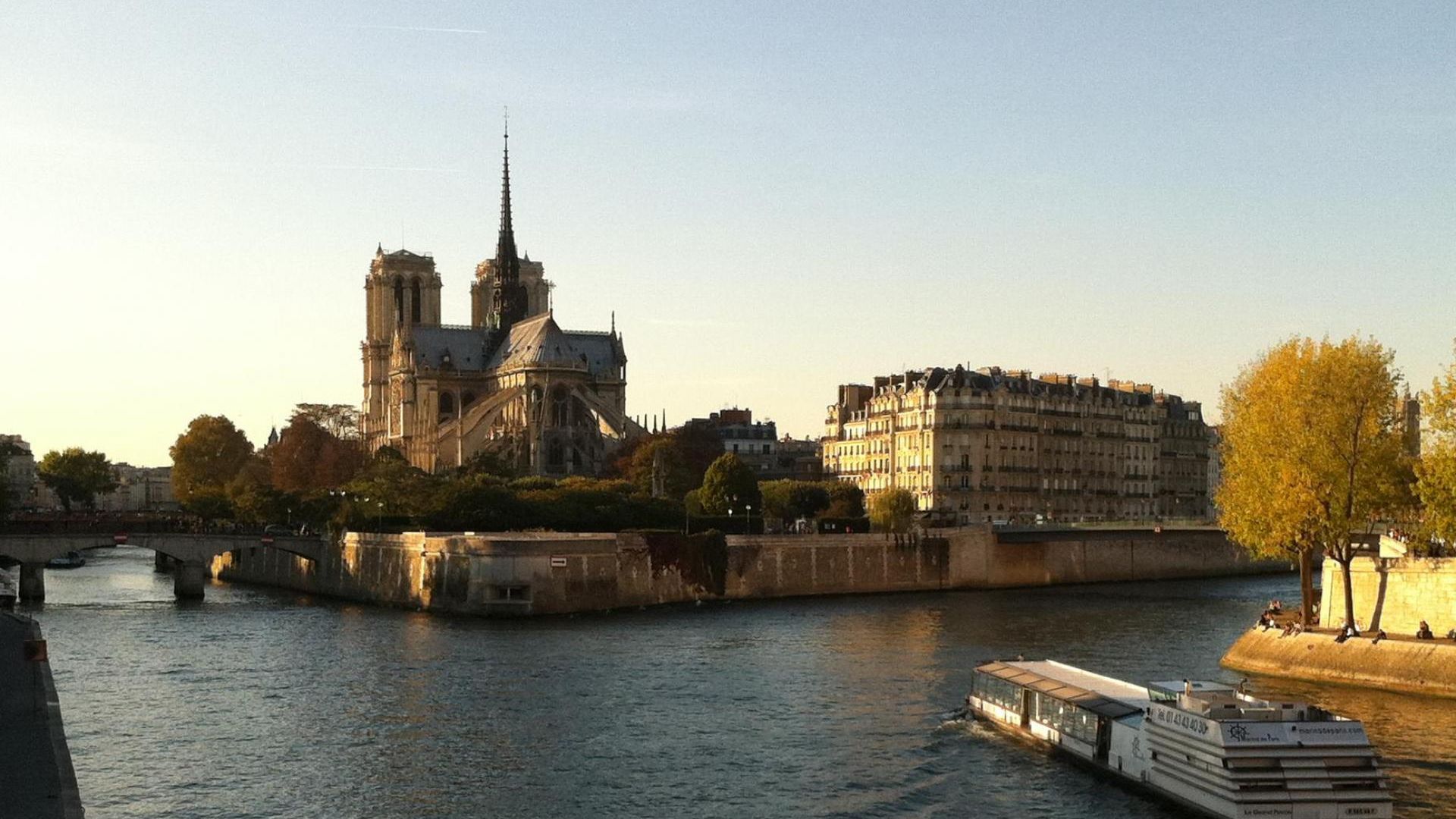 Paris: Lunch Cruise at the Marina (Orsay Menu)