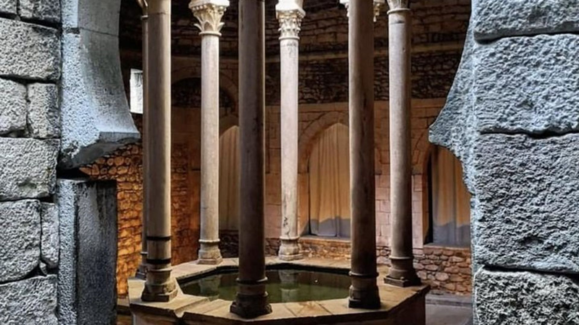 Trois joyaux médiévaux et déjeuner local Visite privée au départ de Barcelone