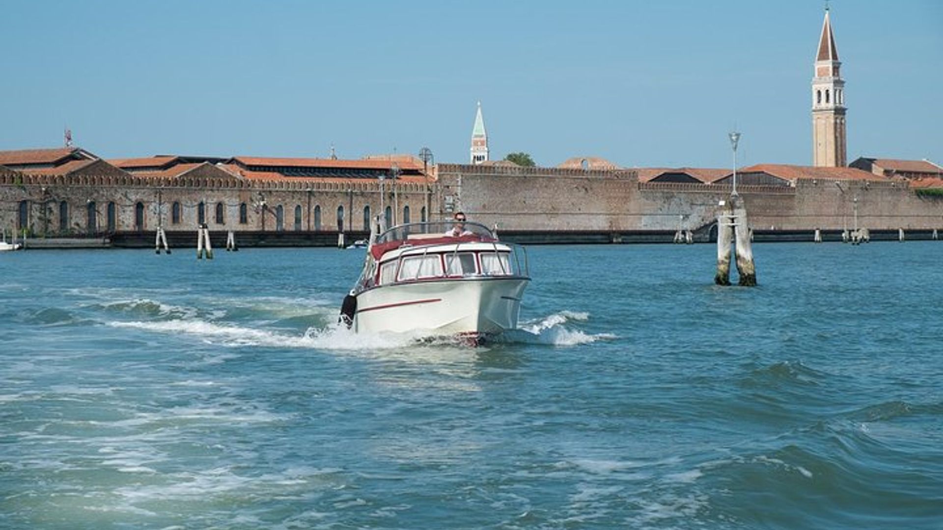 Murano 2-Hour Private Glass-Blowing Tour and Boat Cruise