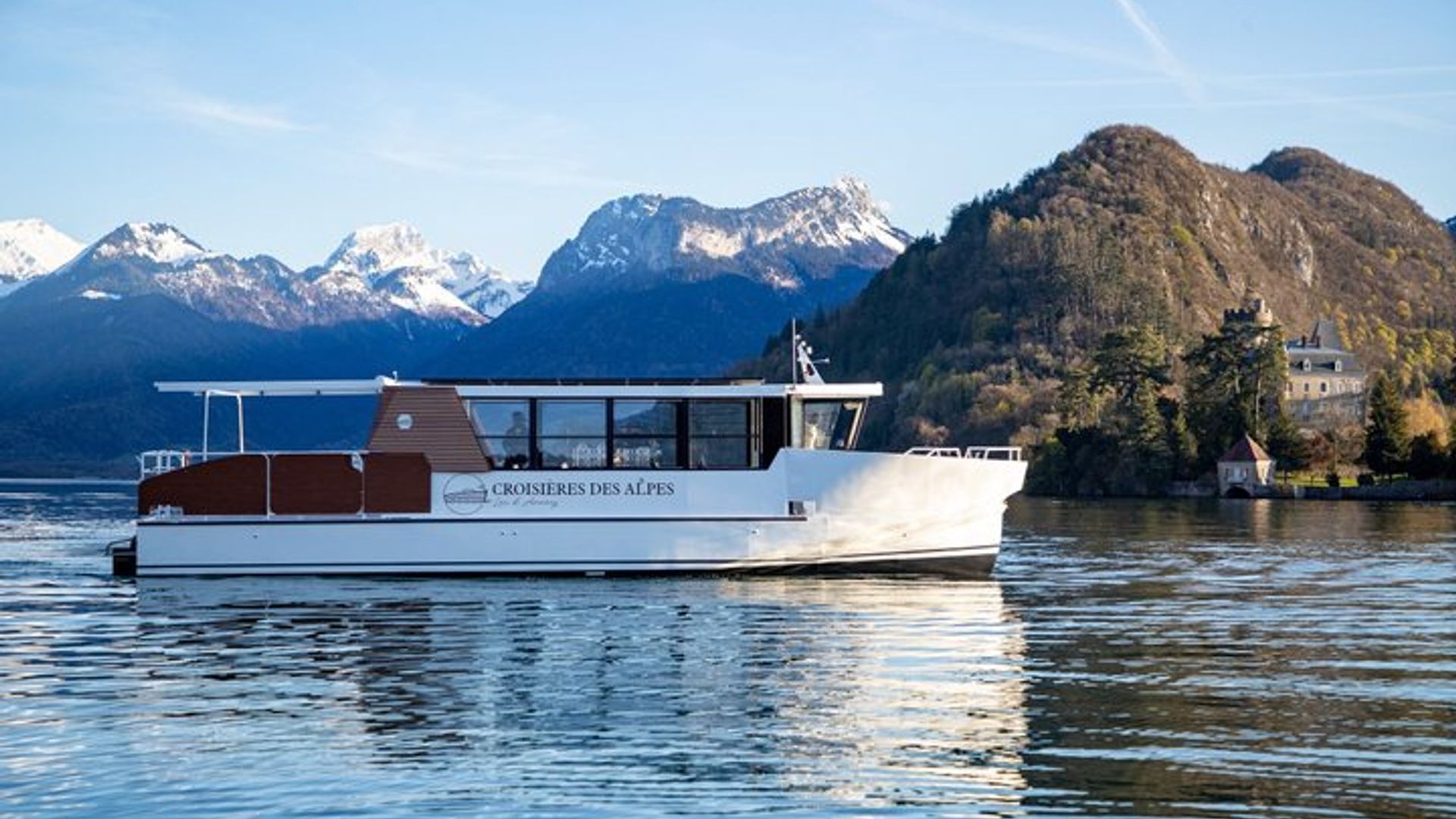 Transfert privé et croisière panoramique d'une heure sur le lac d'Annecy