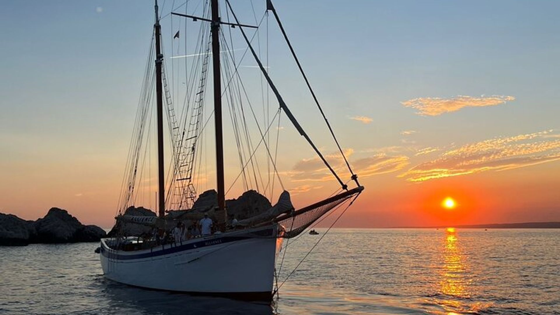 Crucero al atardecer por Marsella con cena buffet