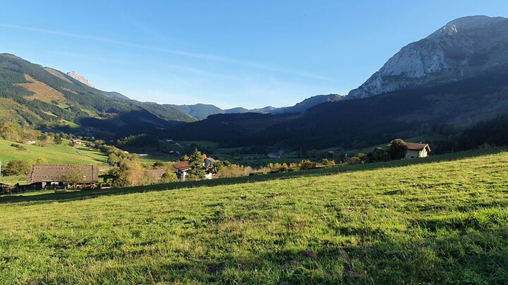Biscay Private Tour Visiting Villages, Forests and Valleys