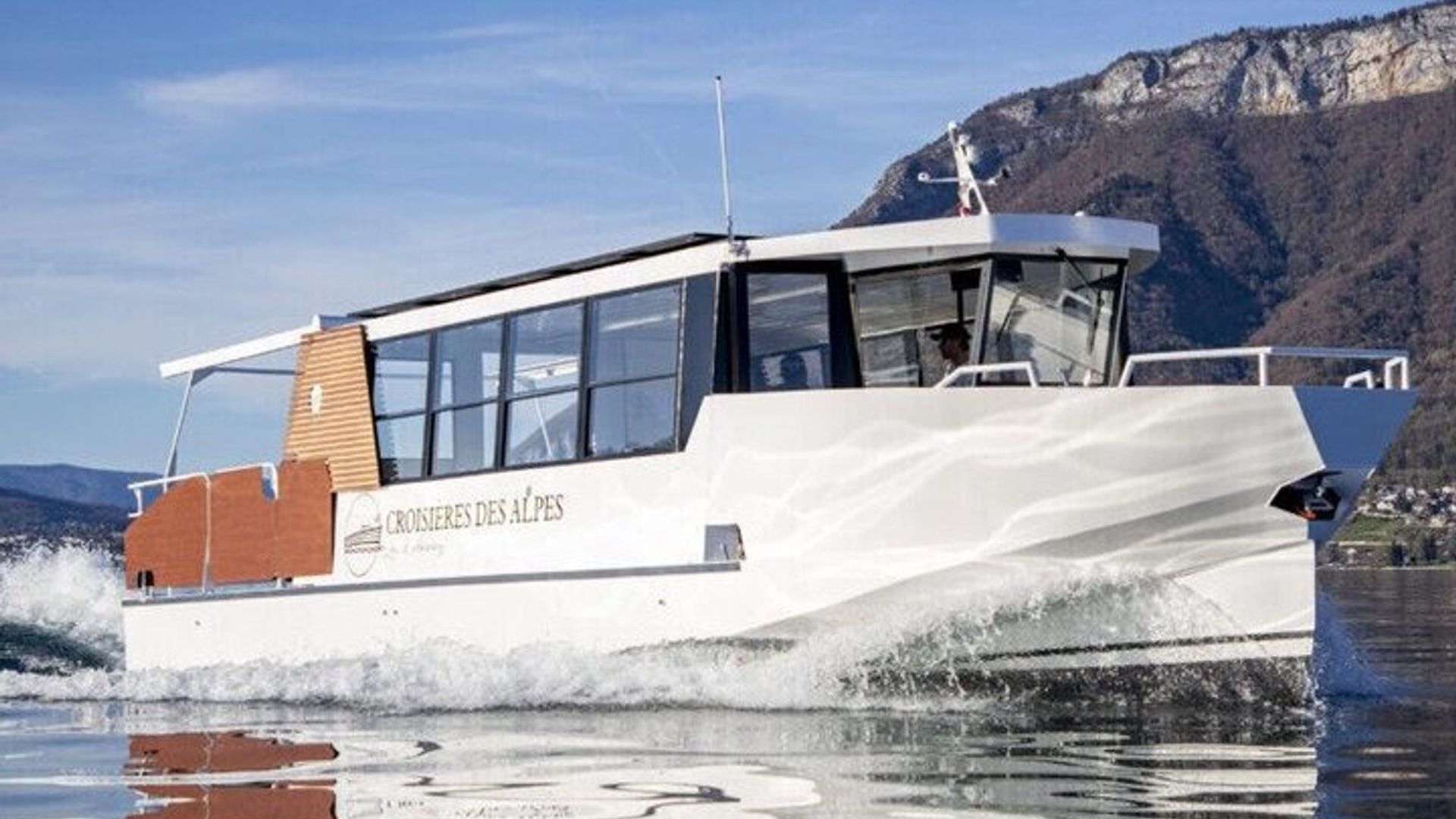 Privater Transfer und 1 Stunde Panoramafahrt auf dem Lake Annecy
