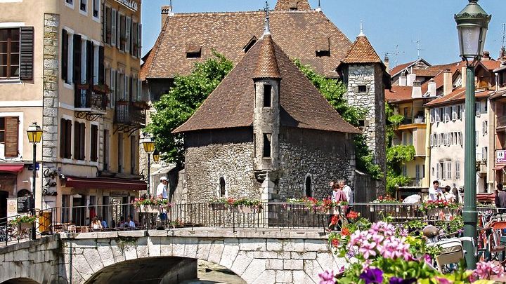 Geneva and Annecy Sightseeing Tour With Optional Lake Cruise