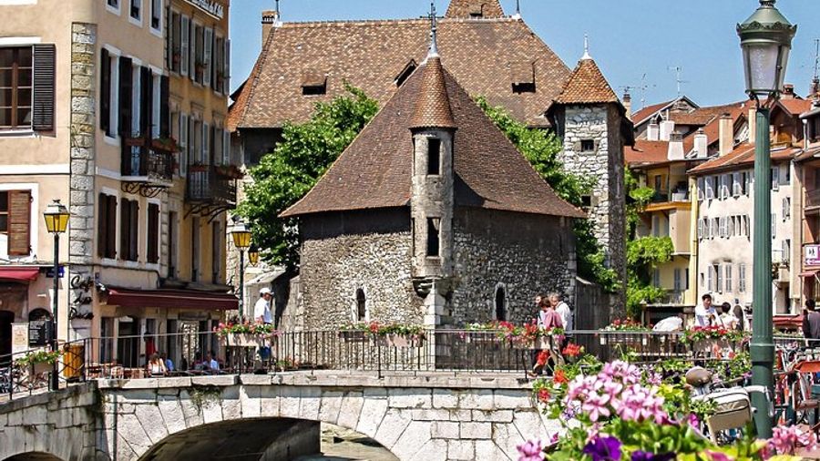 Geneva and Annecy Sightseeing Tour With Optional Lake Cruise
