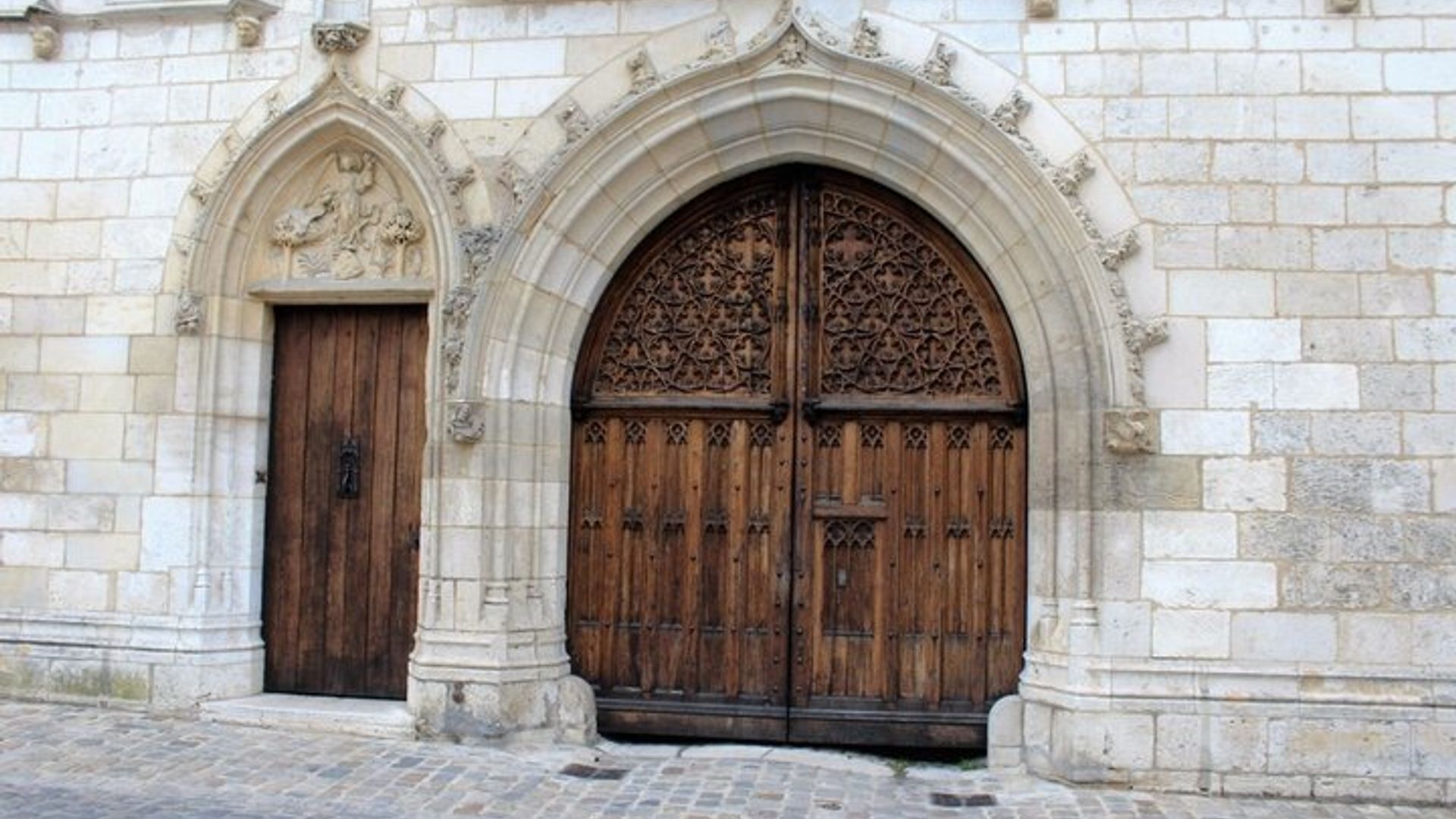 Tour privado guiado de un día de Lyon a Bourges en coche