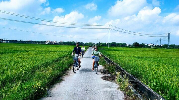 Hoi An Countryside Cycling Tour with Basket Boat Ride & Lunch