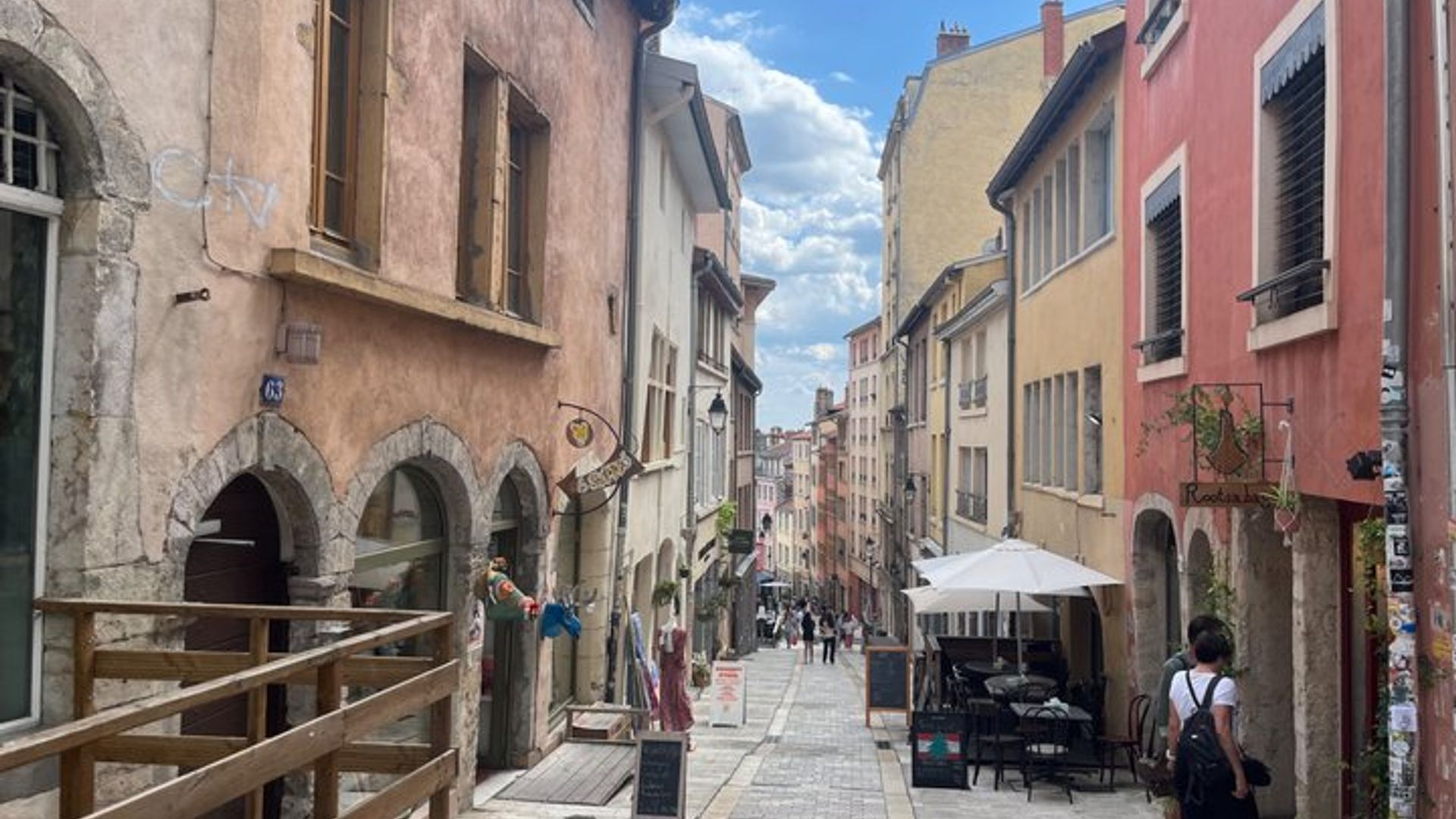 Tour histórico a pie de Lyon (Japonés / Inglés)