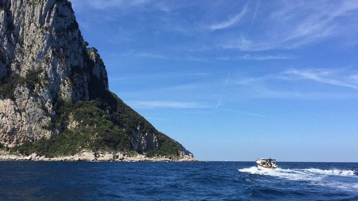 Amalfi Coast Private Motor Yacht Charter With Drinks, Snacks