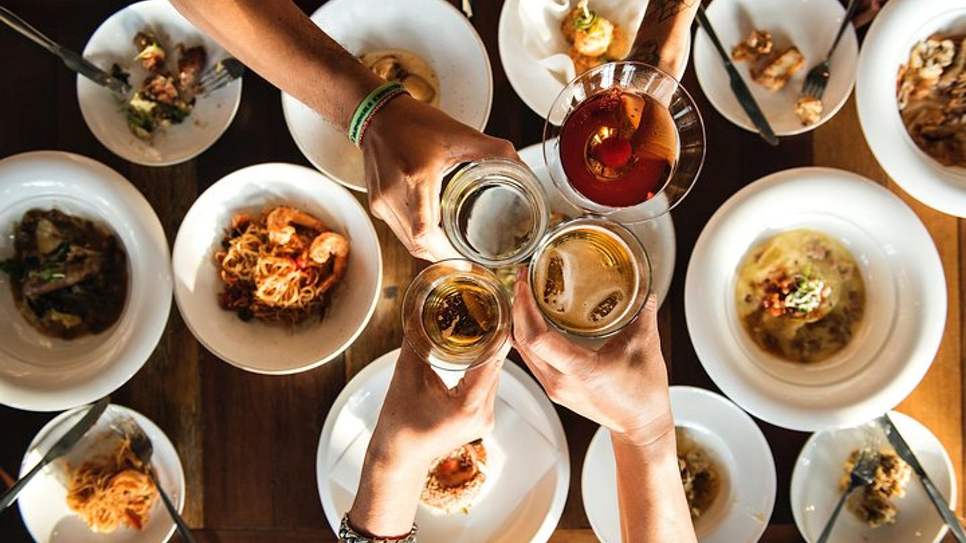 4 hours Private Food and Drink Walking Tour Berlin with Guide