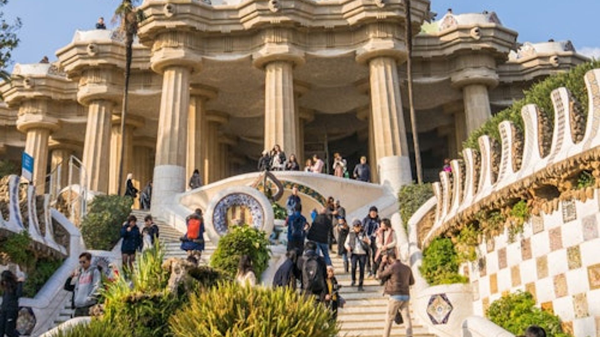 Park Güell: Priority Entry Ticket + Guided Tour