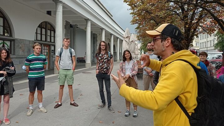 Ljubljana: Walking Tour With Alcohol Tasting