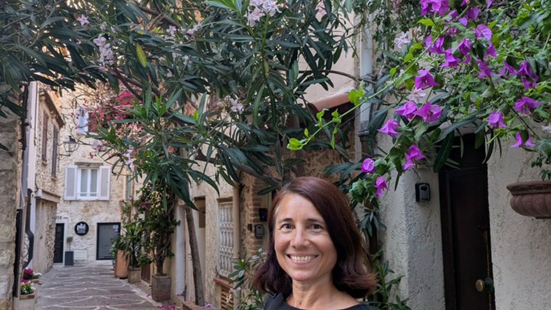 2 Hour Walking Tour in the Old Town of Antibes