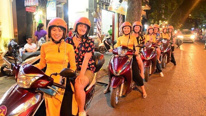 Hanoi Food Tour by Motorbike with Female Guide
