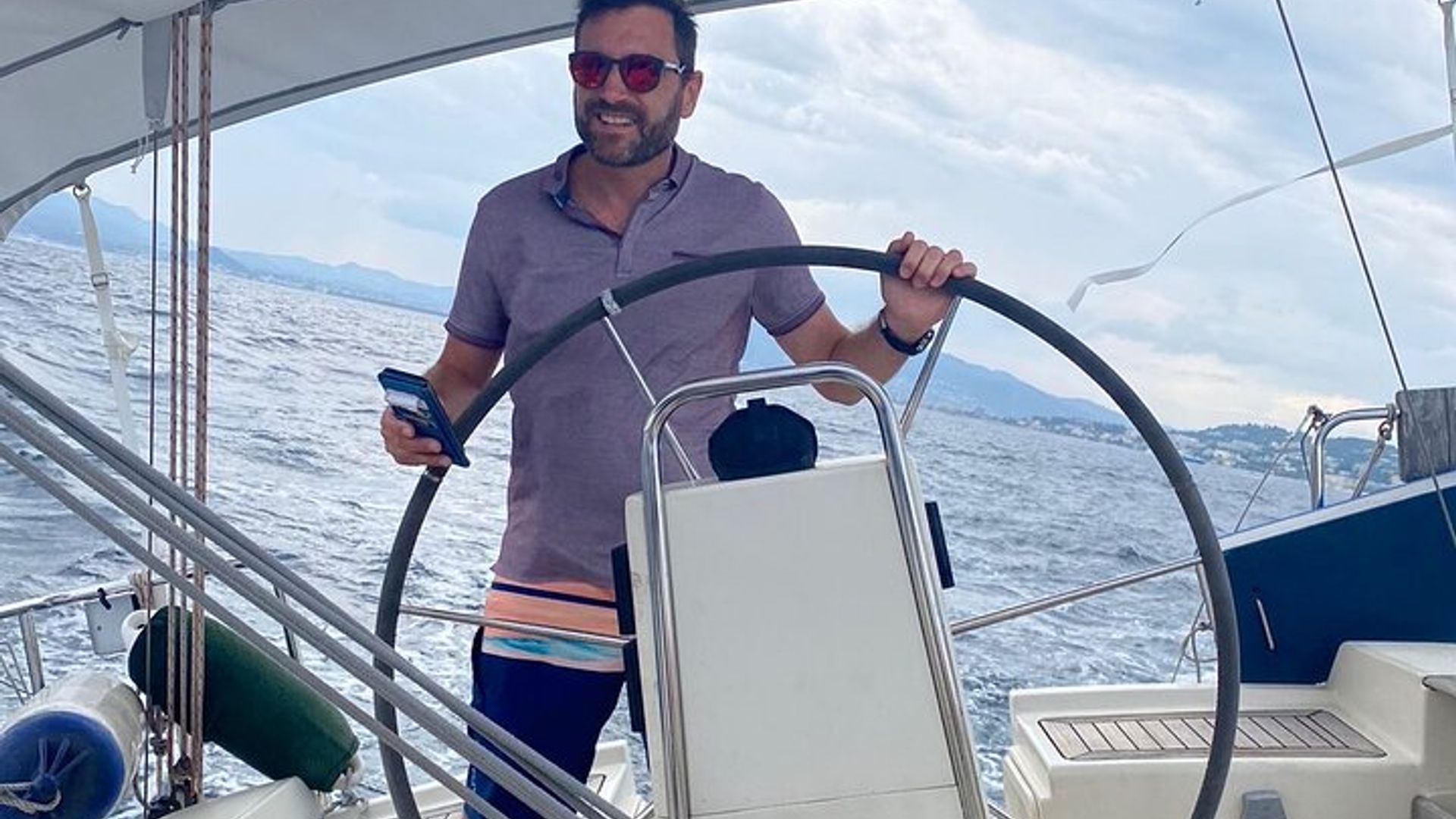Excursion privée d'une demi-journée en apnée à la voile sur les îles Cannes Lerins