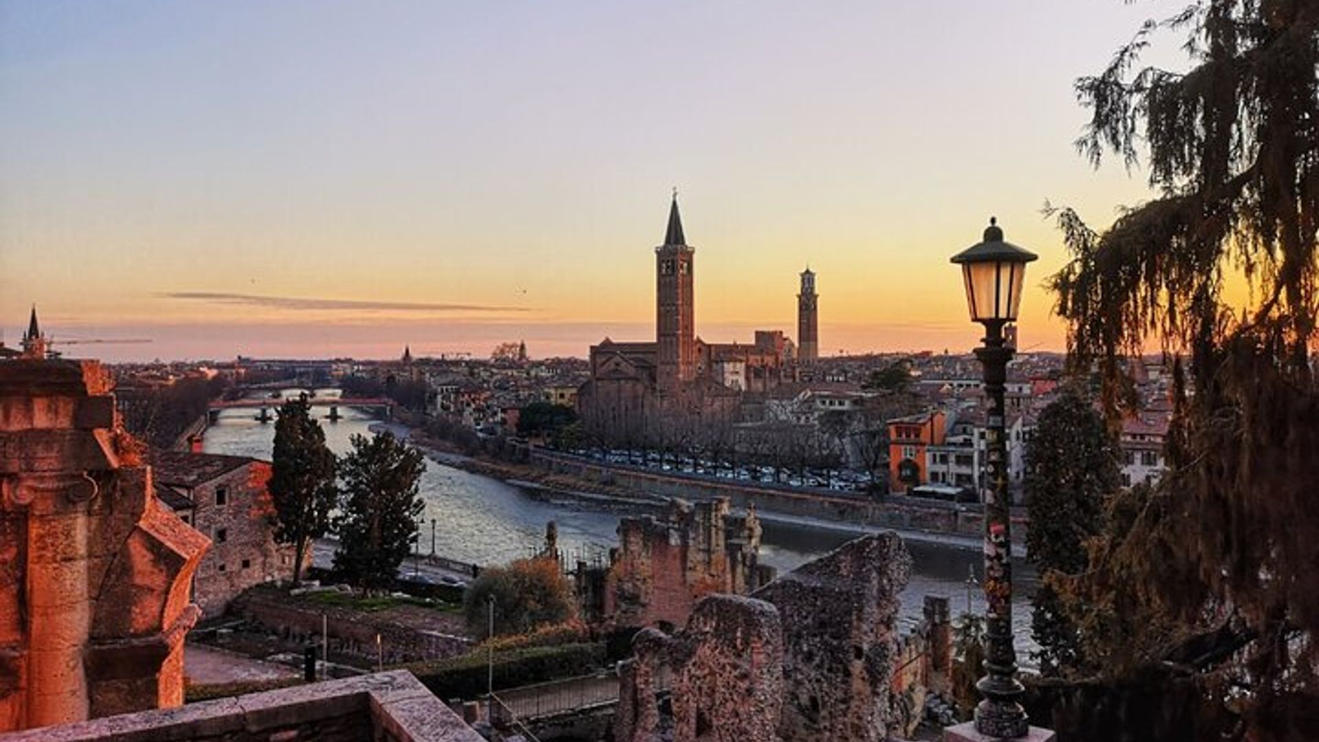 Essential Verona Private Tour including the Arena