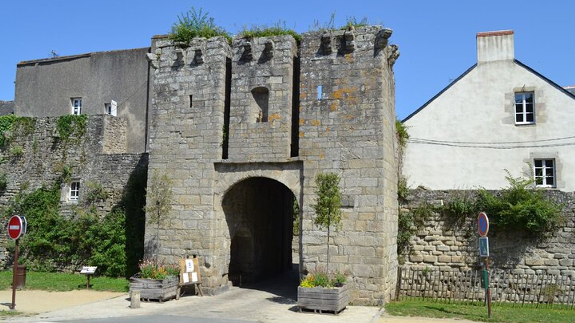 Guérande Audio guided walking tour 1h and 14 audio commentaries