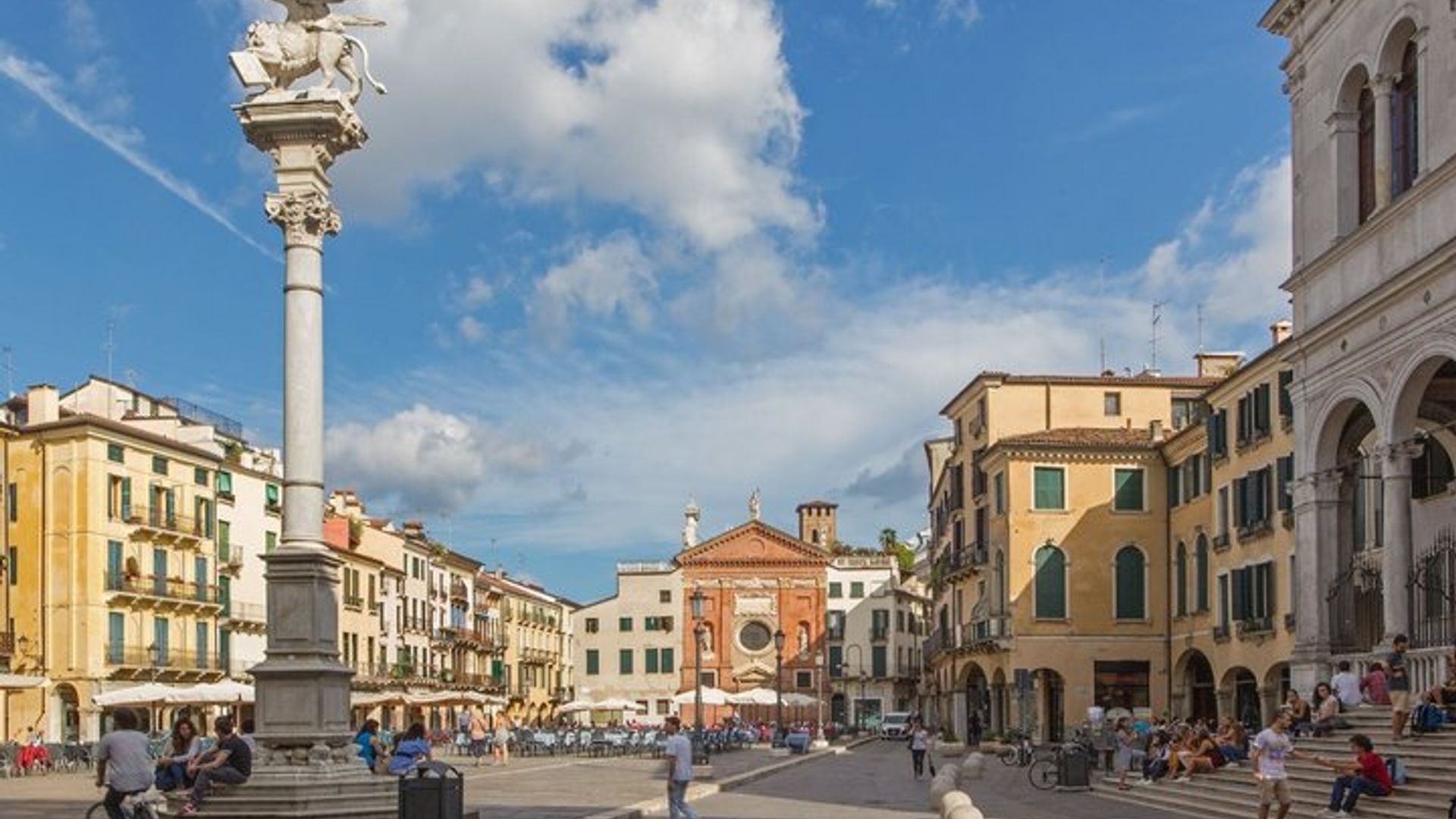 Padua Scavenger Hunt & Highlights Self-Guided Walking Tour