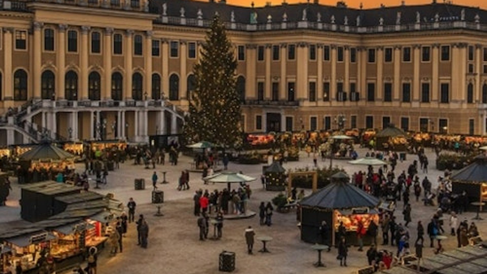 Schönbrunn Palace: Self-Guided Tour + Christmas Market Voucher and Concert