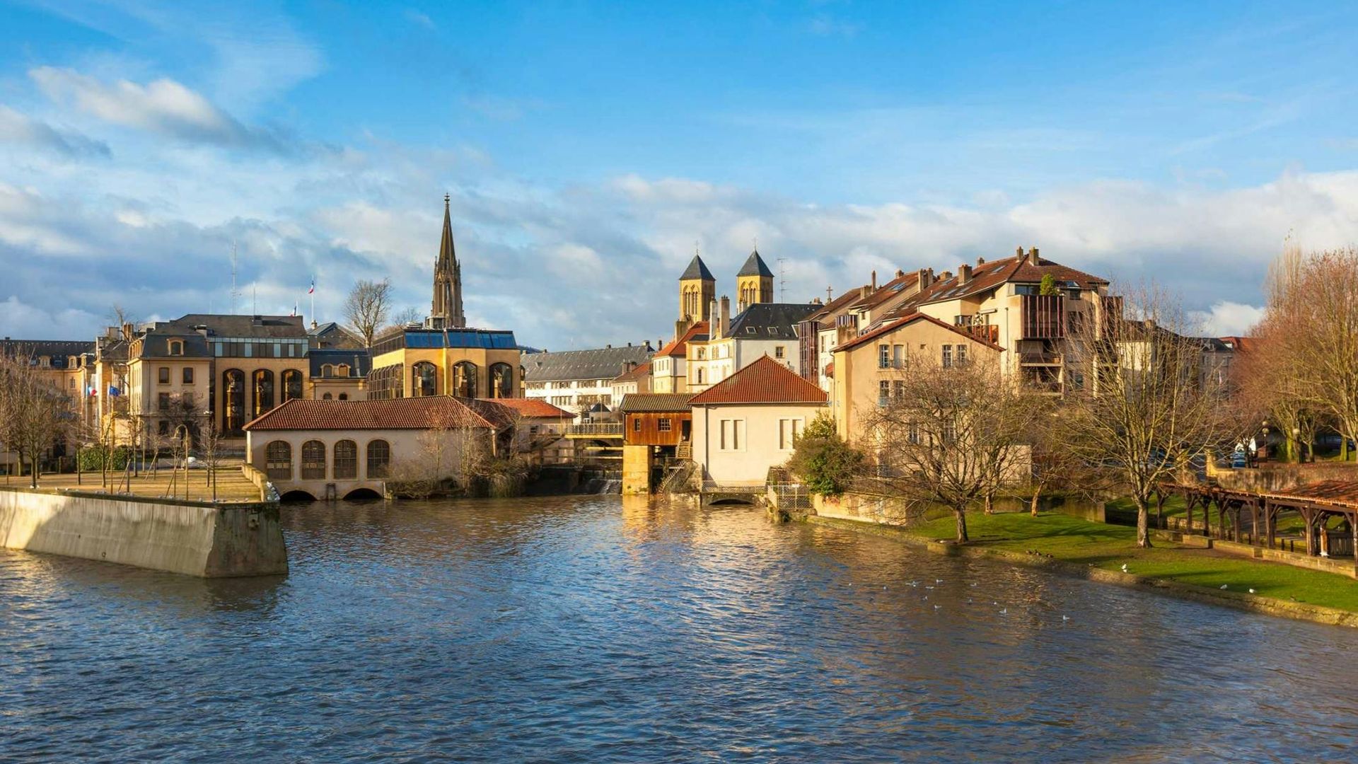 Guided walking tour to discover Metz with a local guide