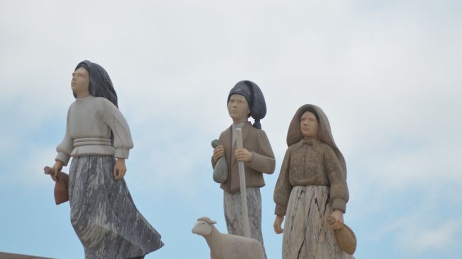 Fátima & Little Shepherd Tour From Lisbon