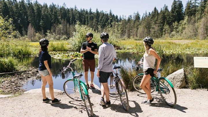 Vancouver: Stanley Park Small-Group Bike Tour