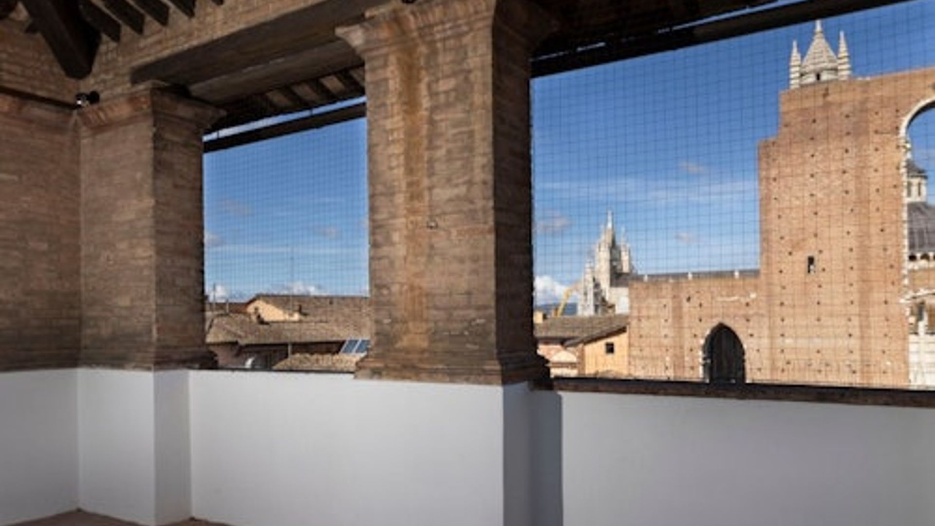Siena: Guided Walking Tour + Siena Cathedral & Palazzo delle Papesse Entry