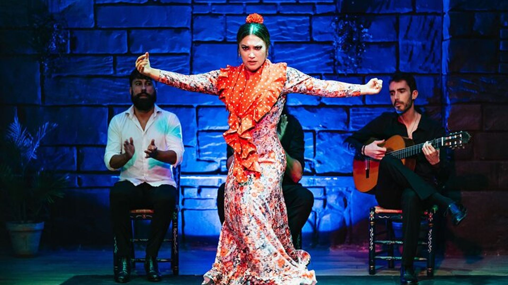 Baraka Triana. Flamenco show with drink