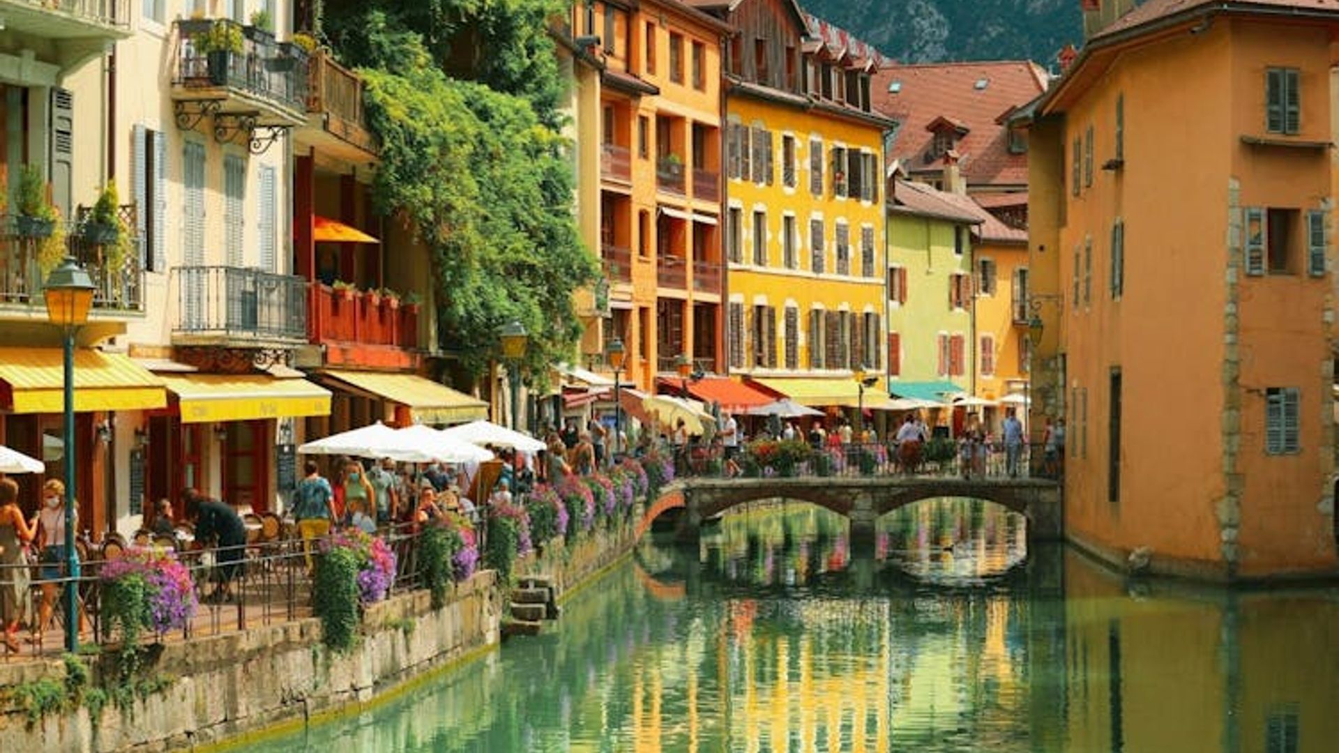Discover Annecy in 1 hour with a local