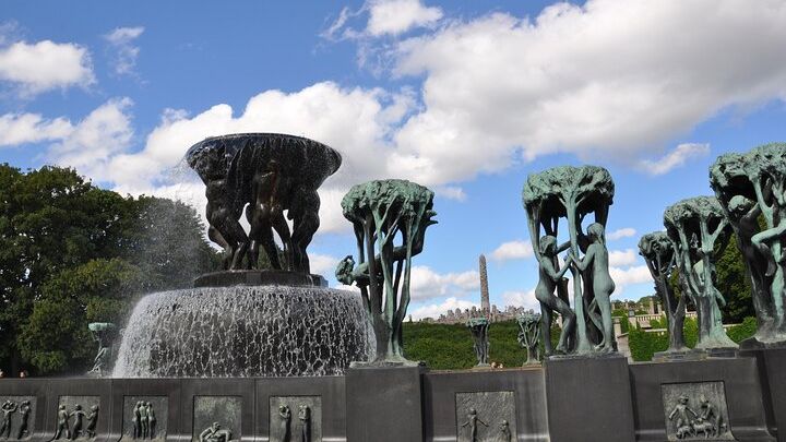 Oslo City Panoramic Sightseeing Tour with Akershus Castle