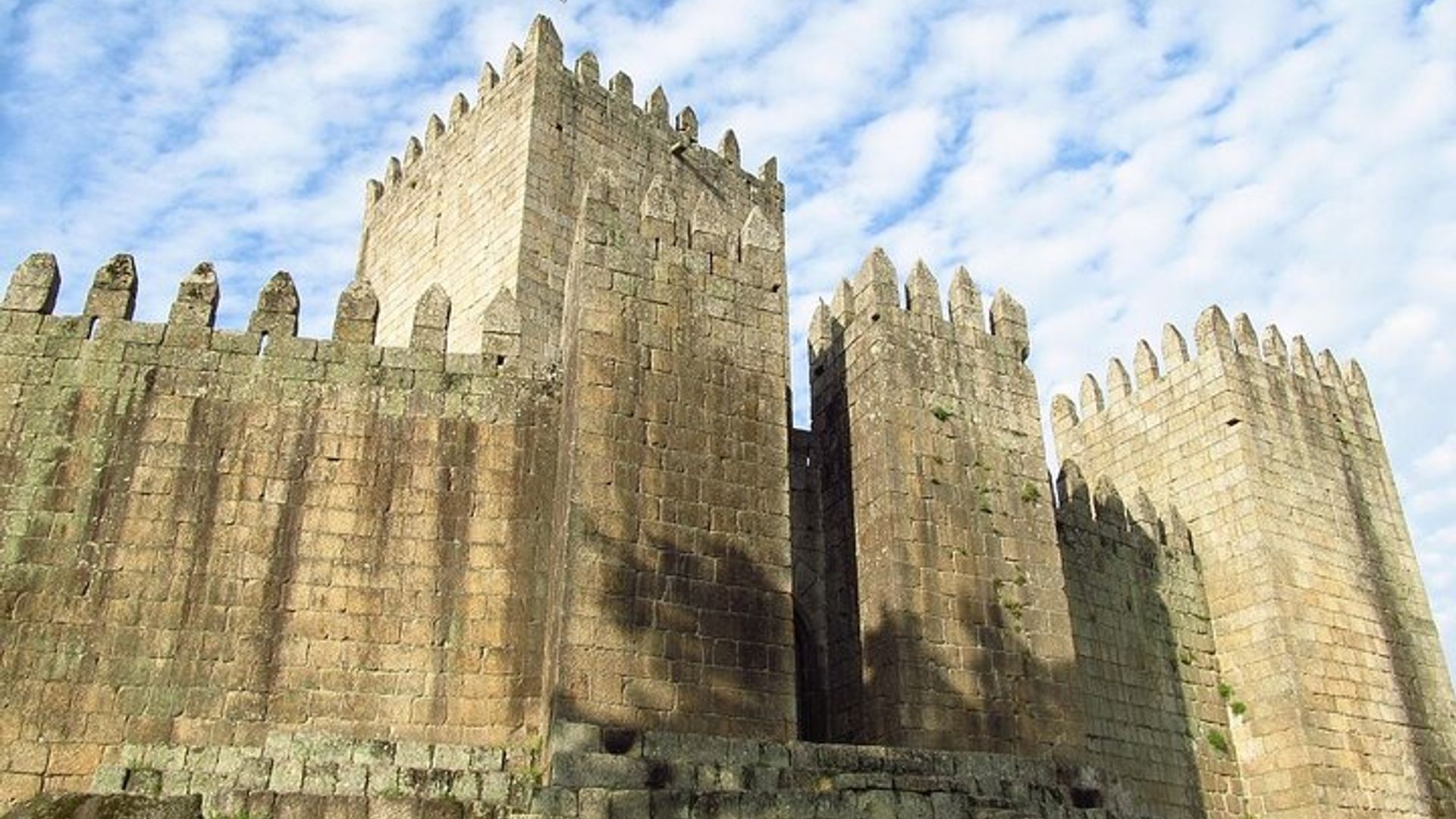 Guimarães Medieval Quest : Tour a pie autoguiado