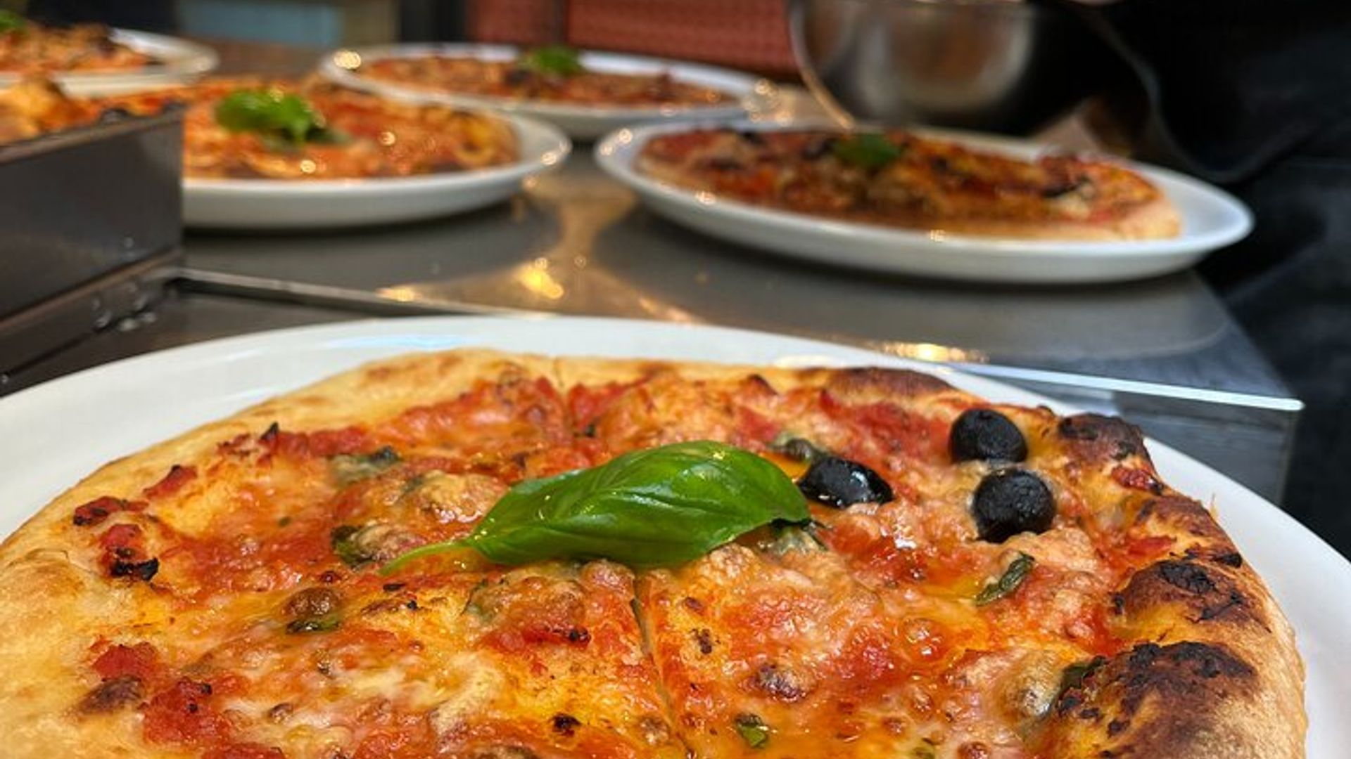 Florence Pizza and Gelato Small-Group Express Cooking Class