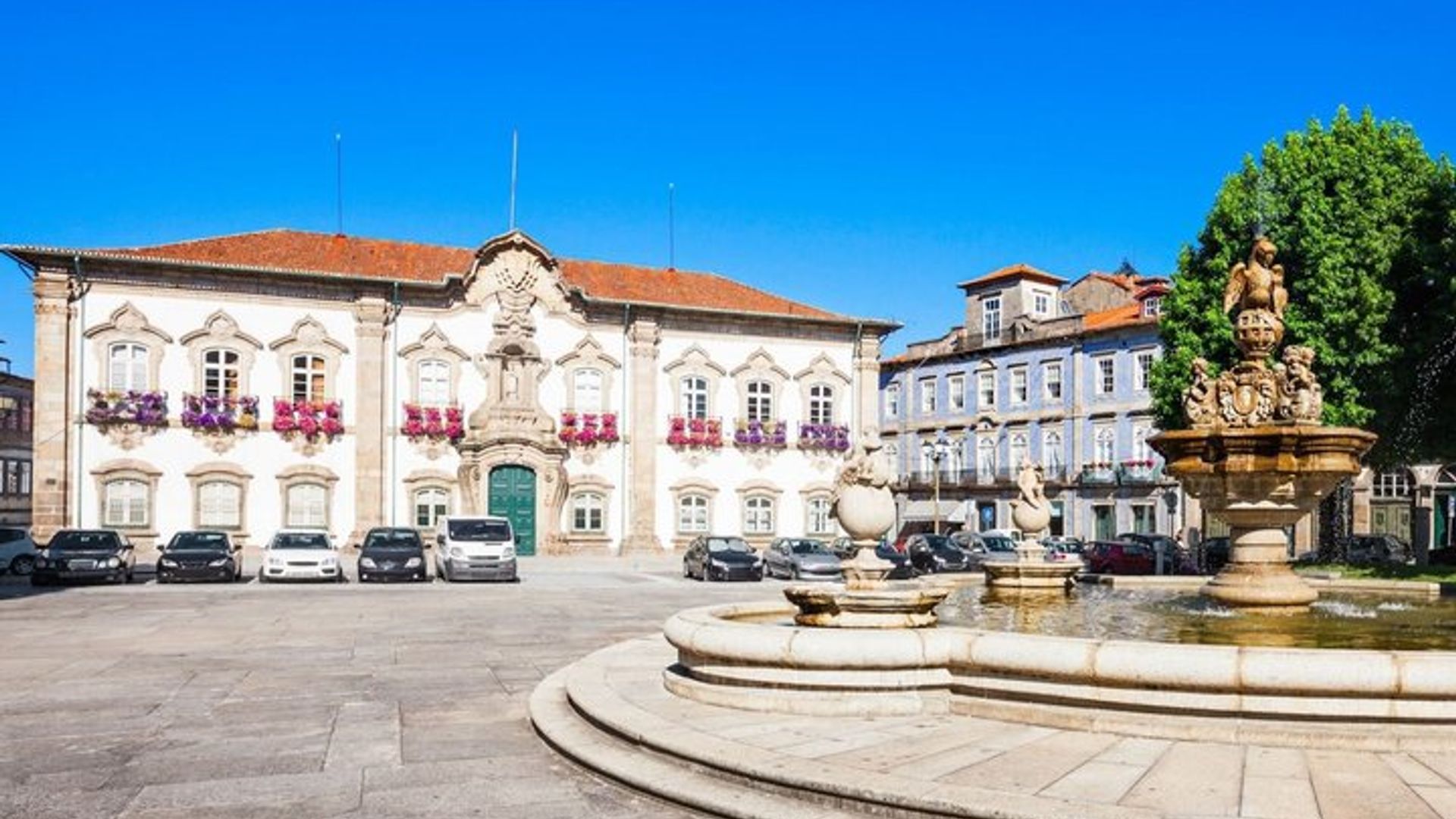 Braga Scavenger Hunt & Highlights Self-Guided Walking Tour
