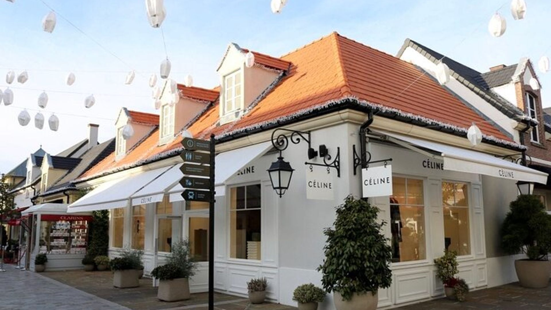 Paris Hotel nach La Vallée Village Private Shopping Transfer