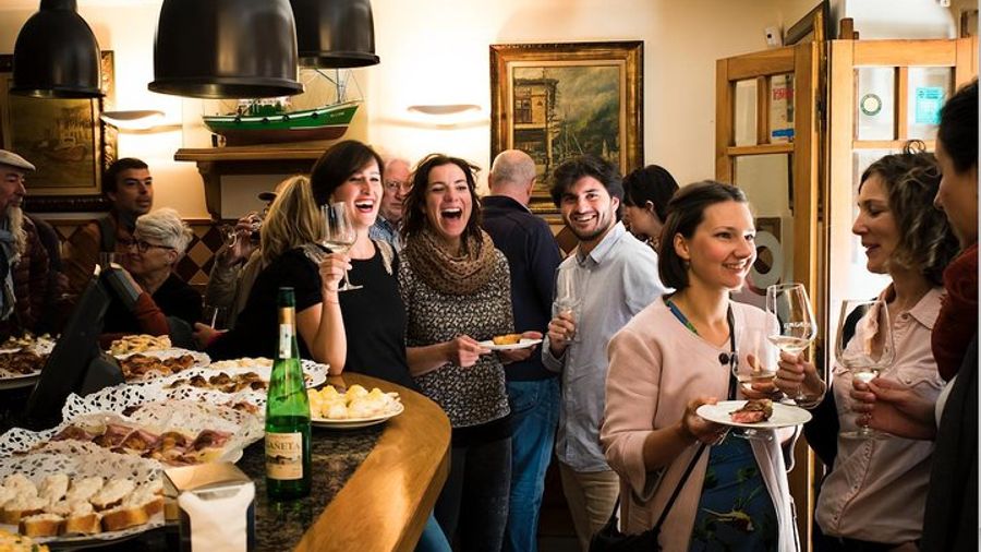 San Sebastian Pintxo and Wine Lunchtime Tour