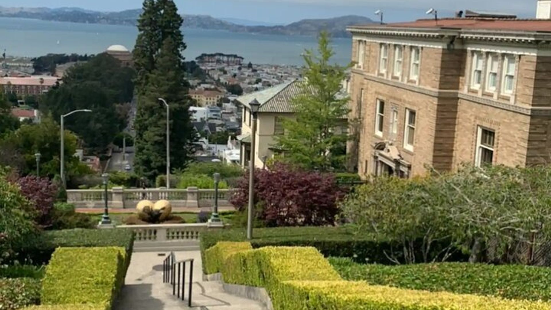 Billionaire Row and Palace of Fine Art Walking Tour image 1