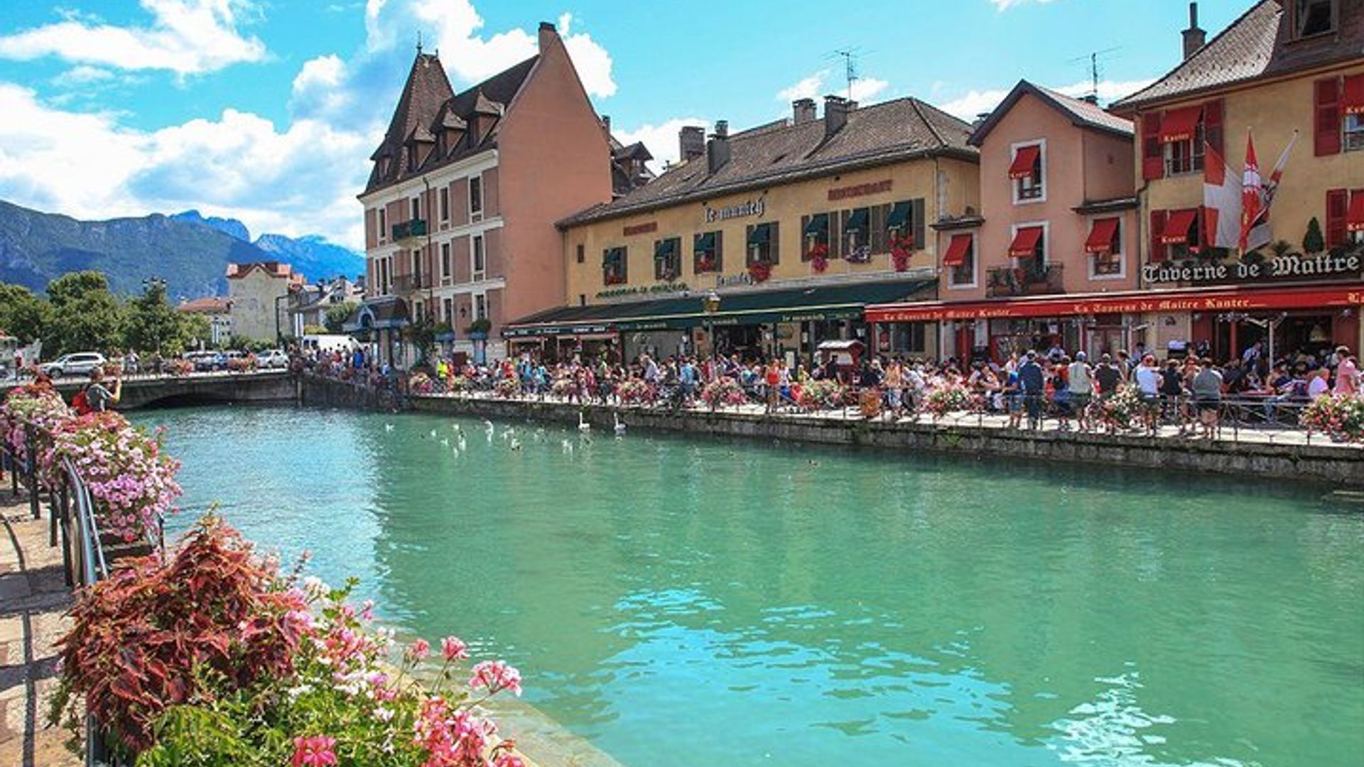 Tour de medio día por el pueblo de Annecy desde Ginebra con el Palais de l'Isle