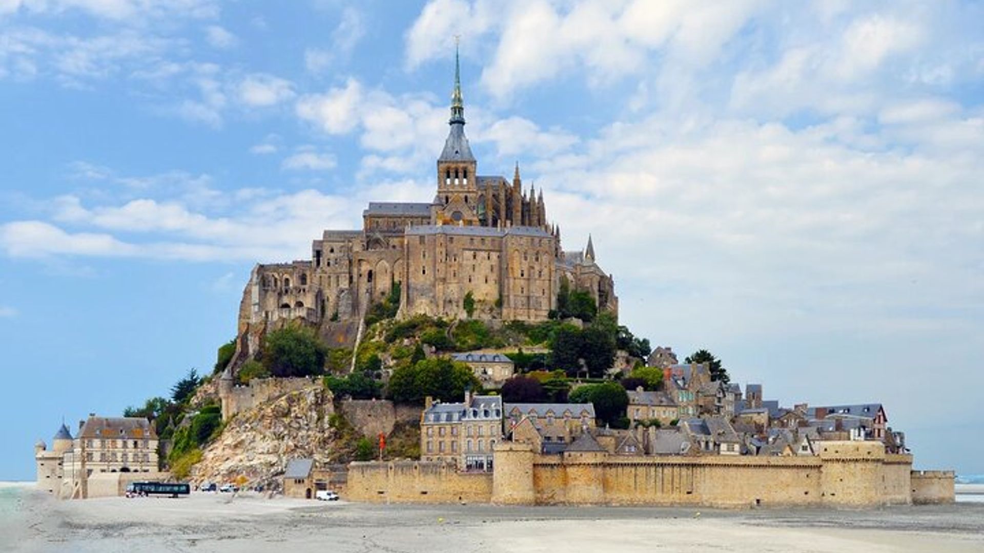 D-Day Omaha Beach Private Tour with CDG Transfer and Champagne