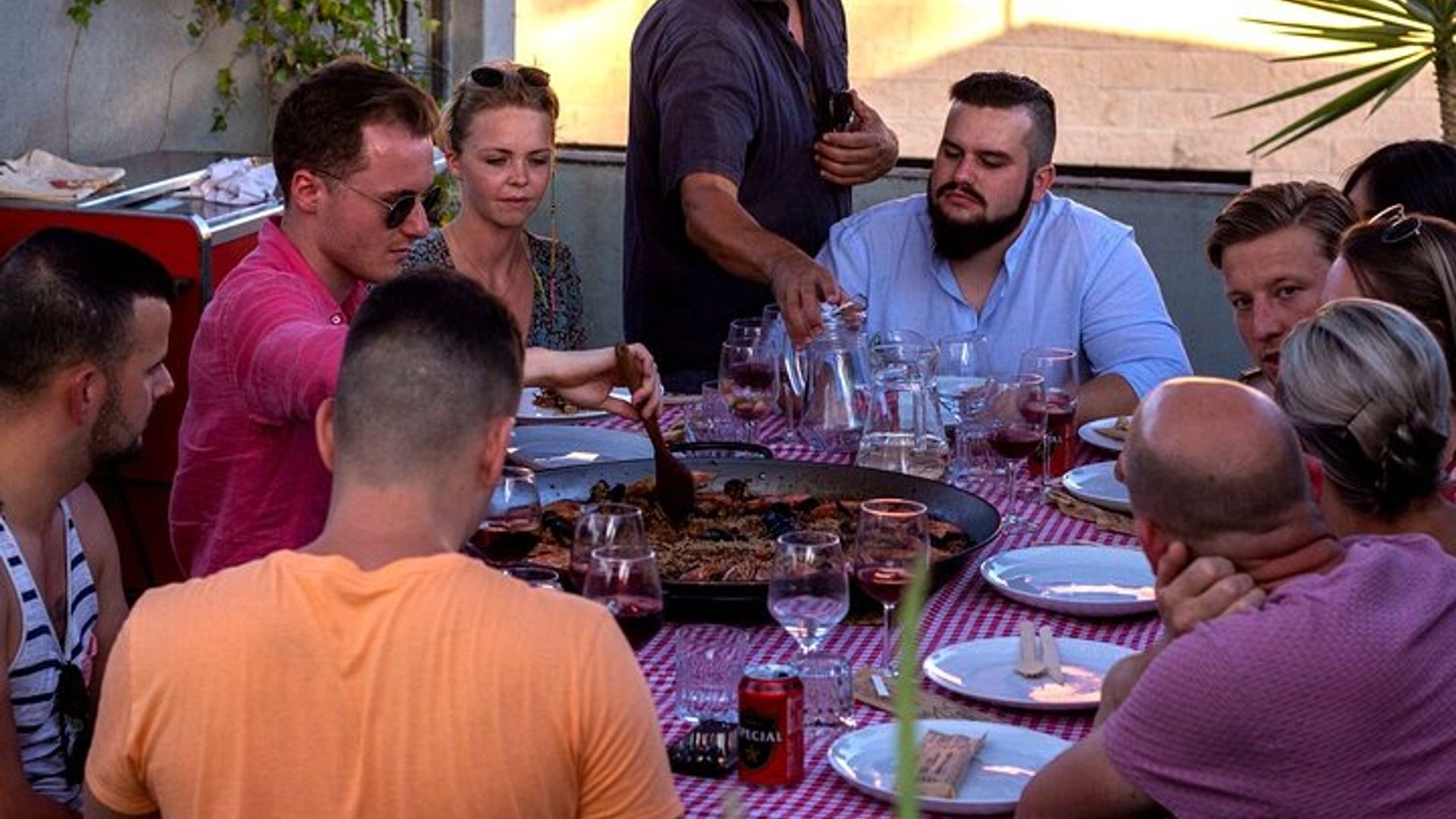 Barcelona: Privater Paella-Kochkurs auf einer Dachterrasse inklusive Getränke
