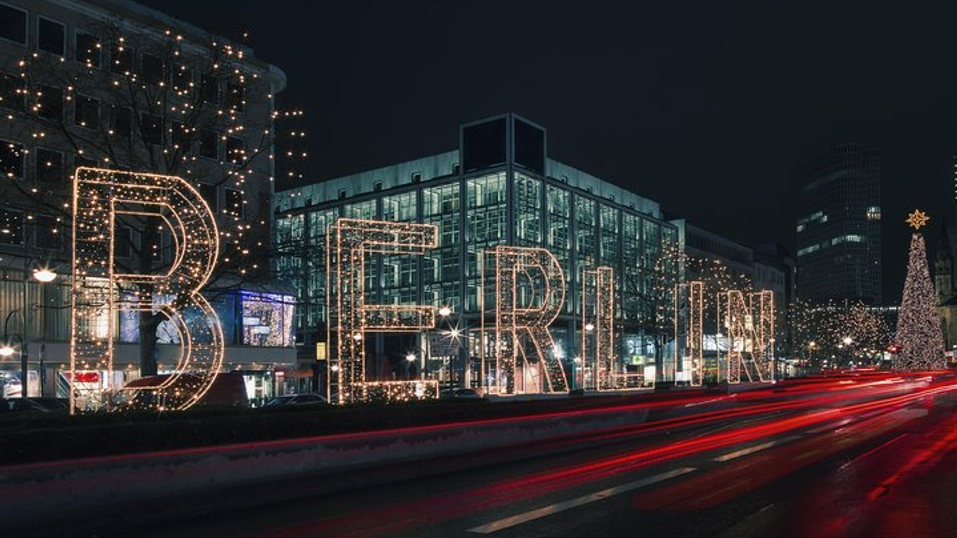 Berlin Christmas Market Private Walking Tour With A Professional Guide