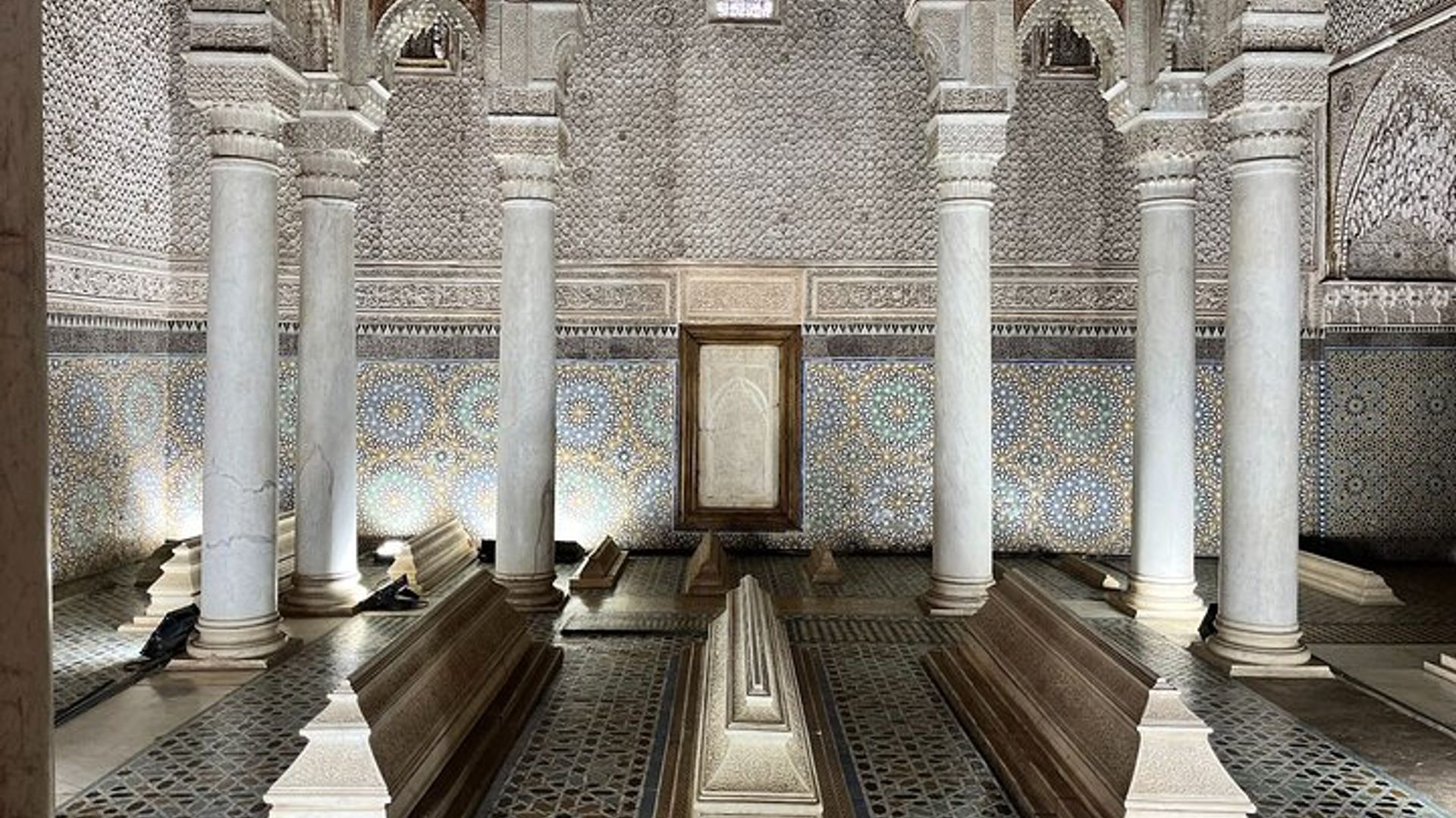 Tour di Scoperta di Marrakech: Palazzo Bahia e Tombe Saadiane